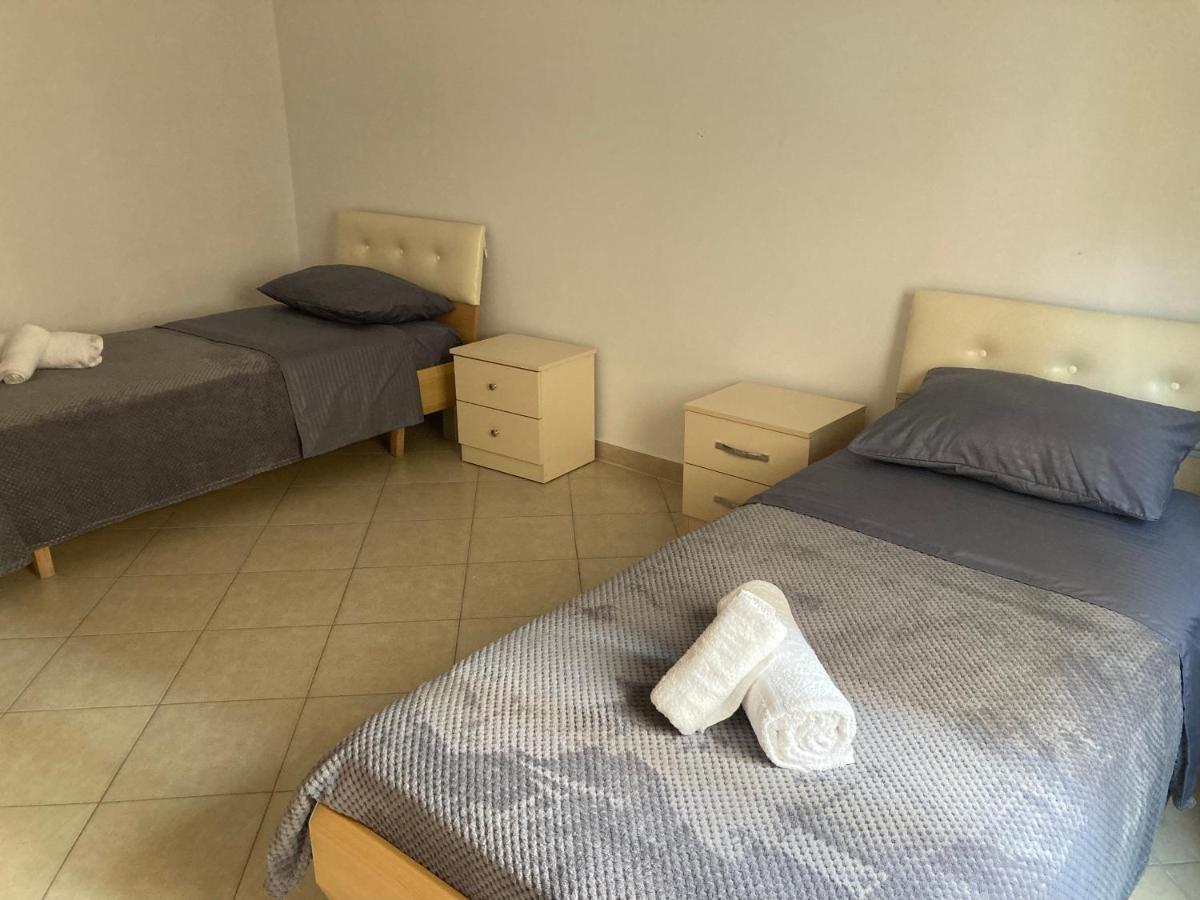 Lungomare Holiday Apartments Durres Bagian luar foto