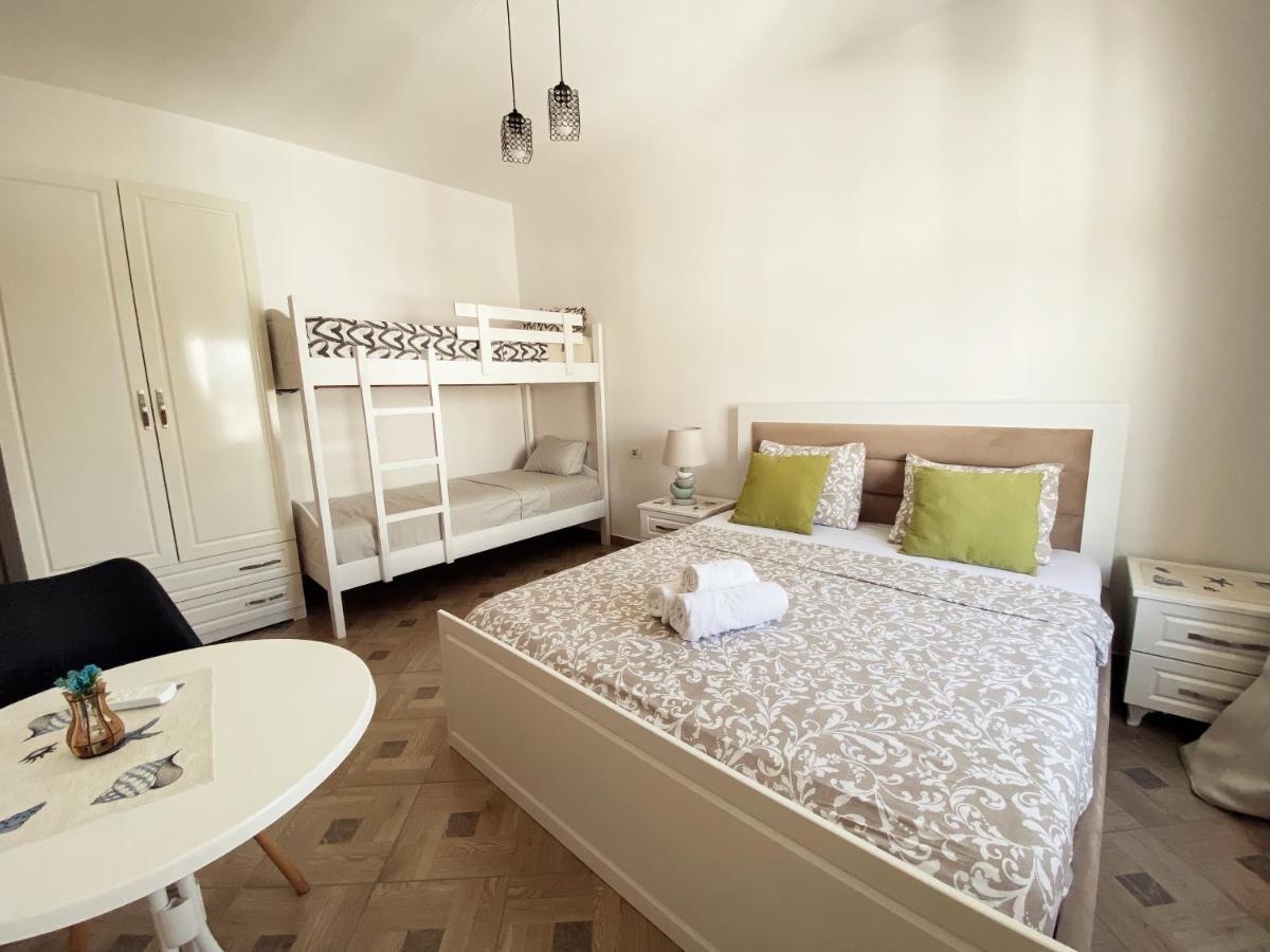 Lungomare Holiday Apartments Durres Bagian luar foto